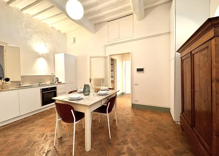 Pellegrini- Behind The Cathedral דירה סיינה