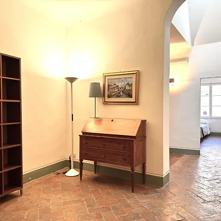 Pellegrini- Behind The Cathedral Apartment *