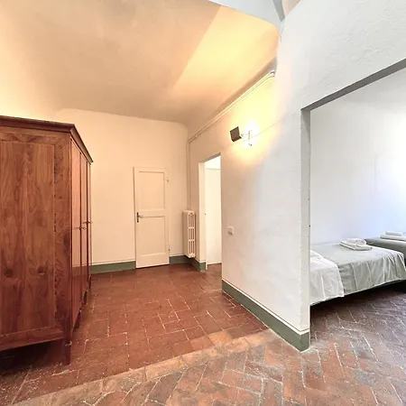 Pellegrini- Behind The Cathedral Apartment Siena