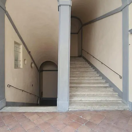 Pellegrini- Behind The Cathedral Apartment *
